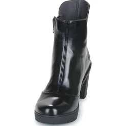 New Art - TRAVEL Noir