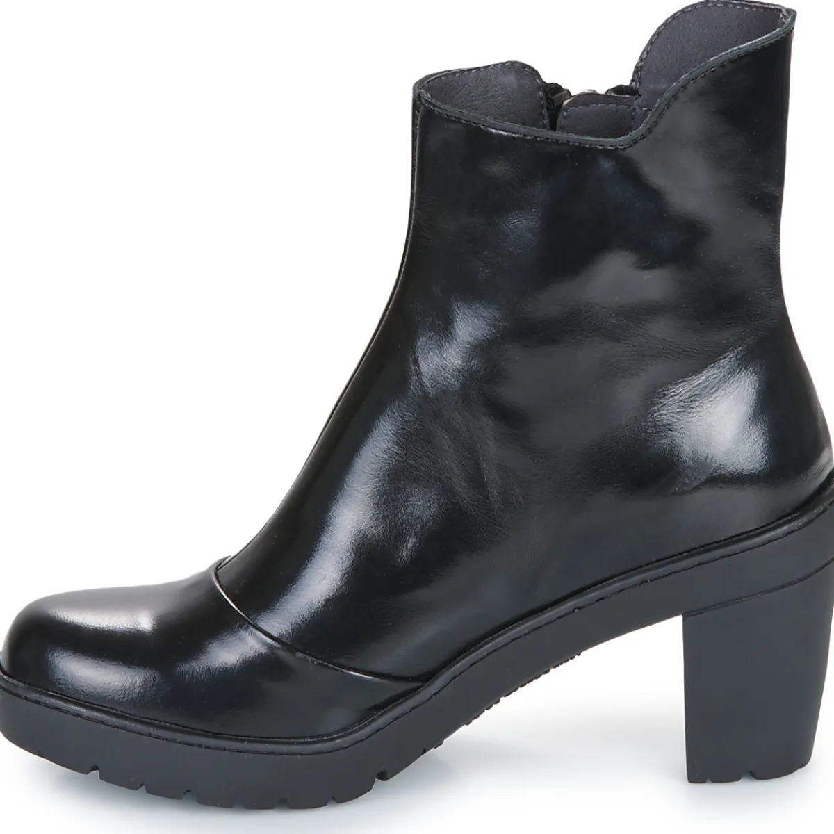 New Art - TRAVEL Noir