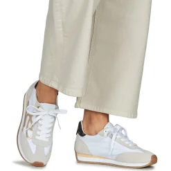 Outlet Guess - SKROLL