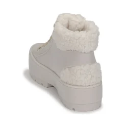 Hot Melissa - FLUFFY SNEAKER AD