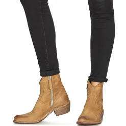 Hot Moma - DALLAS Camel