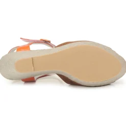 Regard - RAFATI Camel