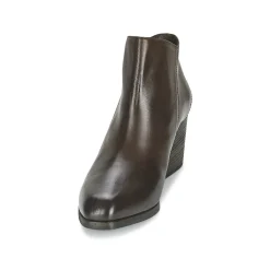 Sale Vic - ASSINOU Marron