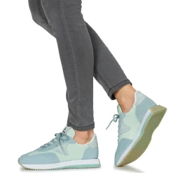 Hot Victoria - COSMOS